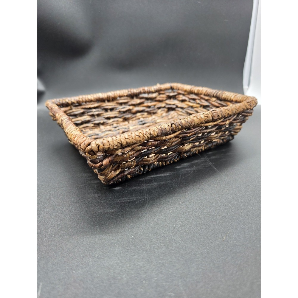 Hand Woven Water Hyacinth And Wicker Trinket Tray Basket Minimalist Decor